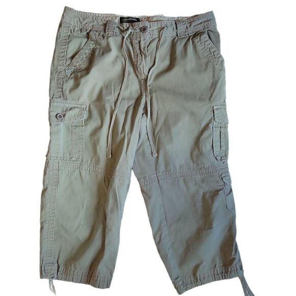 Eddie Bauer Khaki Cotton Women's Cargo Capri Pants Size 12 - Picture 2 of 7